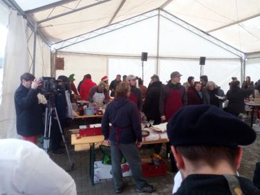 Rezi kolbásztöltő verseny