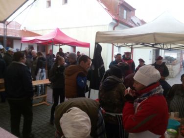 Rezi kolbásztöltő verseny