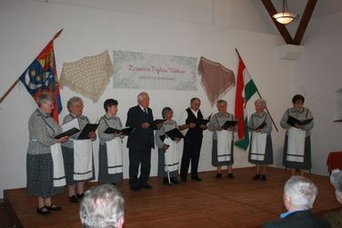 Pávakörök találkozója