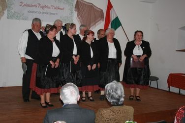 Pávakörök találkozója