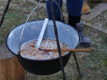 Töpörtyűsütő- és Forraltborfőző verseny
