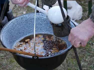 Töpörtyűsütő- és Forraltborfőző verseny