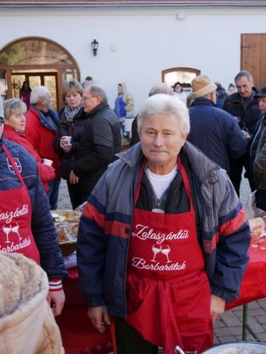 Töpörtyűsütő- és Forraltborfőző verseny