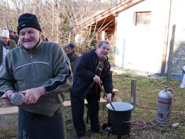 Töpörtyűsütő- és Forraltborfőző verseny