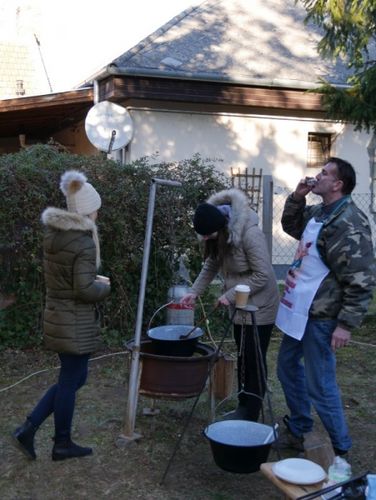 Töpörtyűsütő- és Forraltborfőző verseny