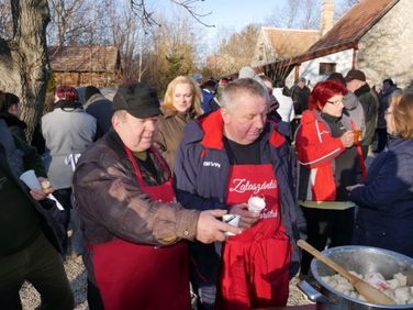 Töpörtyűsütő- és Forraltborfőző verseny