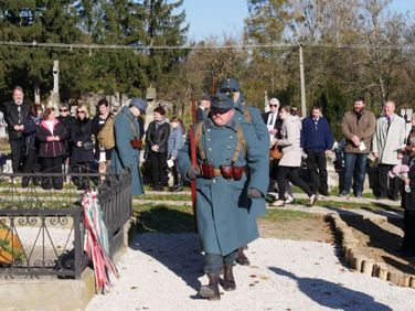 I. világháborús emlékmű avatás - a Szárnyak Alapítvány megemlékezése