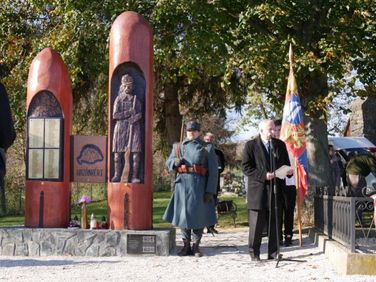 I. világháborús emlékmű avatás - a Szárnyak Alapítvány megemlékezése