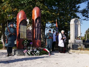 I. világháborús emlékmű avatás - a Szárnyak Alapítvány megemlékezése