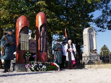 I. világháborús emlékmű avatás - a Szárnyak Alapítvány megemlékezése